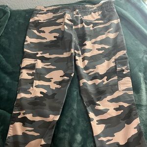 New camo jeans size 15/16